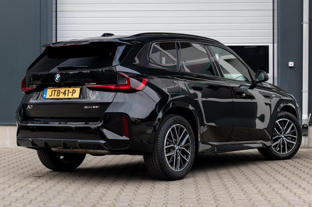BMW X1 xDrive23i|PANO|HEAD-UP|HARMAN|STOELMASSAGE|ELEK.TREKH, Auto's, BMW, 1998 cc, Gebruikt, Euro 6, 4 cilinders