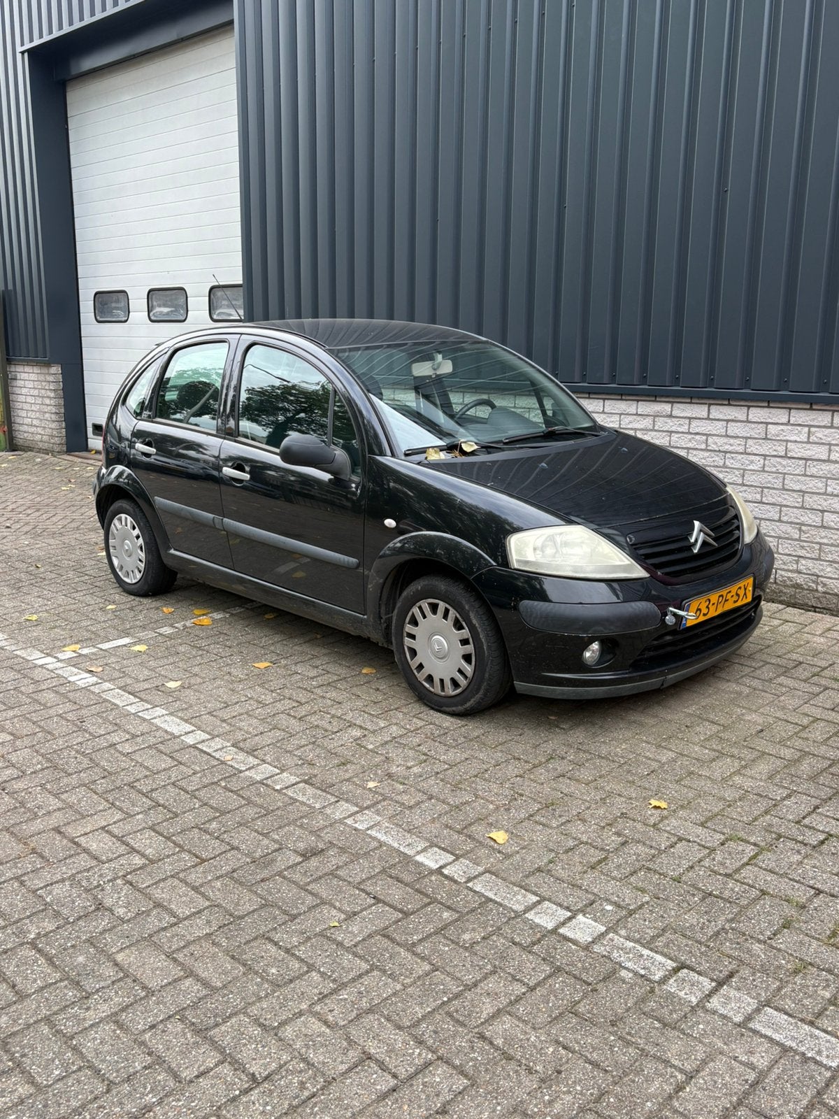 Citroën C3 1.4 I 2004 Zwart | DRUKLAGER HOORBAAR, Auto's, Voorwielaandrijving, Zwart, Origineel Nederlands, Bedrijf