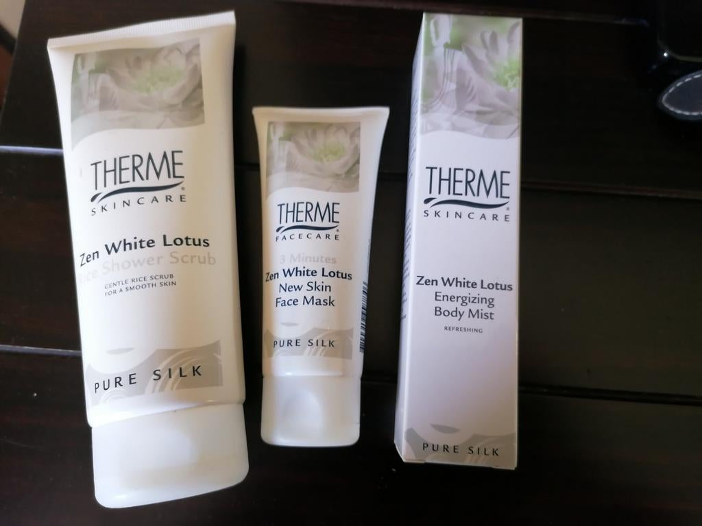 Therme Skincare Zen White Lotus: Scrub, Masker, Body Mist, Ophalen of Verzenden, Nieuw, Bad & Douche