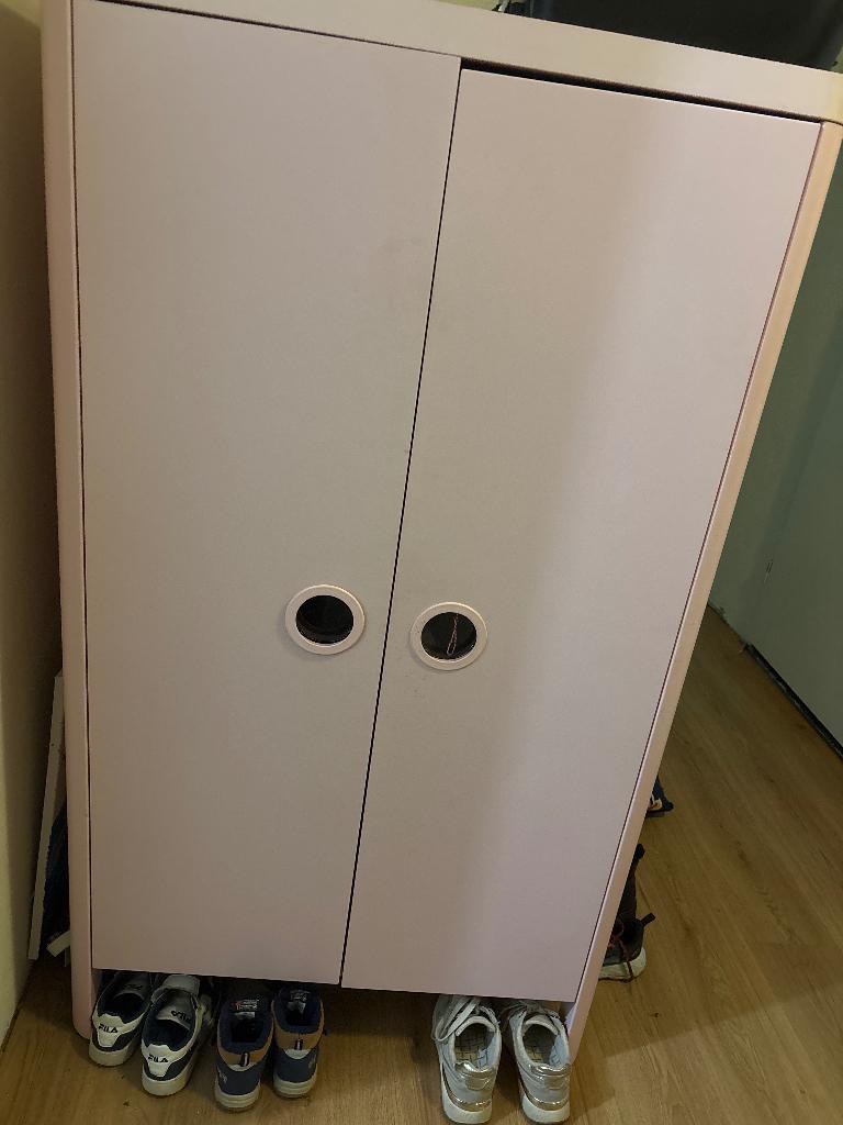 Roze IKEA kast, Huis en Inrichting, Kasten | Kledingkasten, Ophalen, Kunststof, 100 tot 150 cm, 50 tot 100 cm