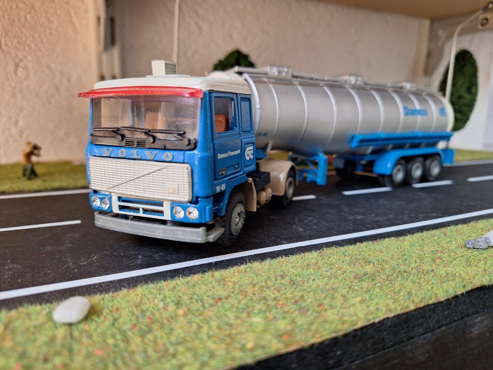 VOLVO F10.       DAMCO.        TEKNO, Hobby en Vrije tijd, Modelauto's | 1:50, Verzenden, Zo goed als nieuw, Bus of Vrachtwagen