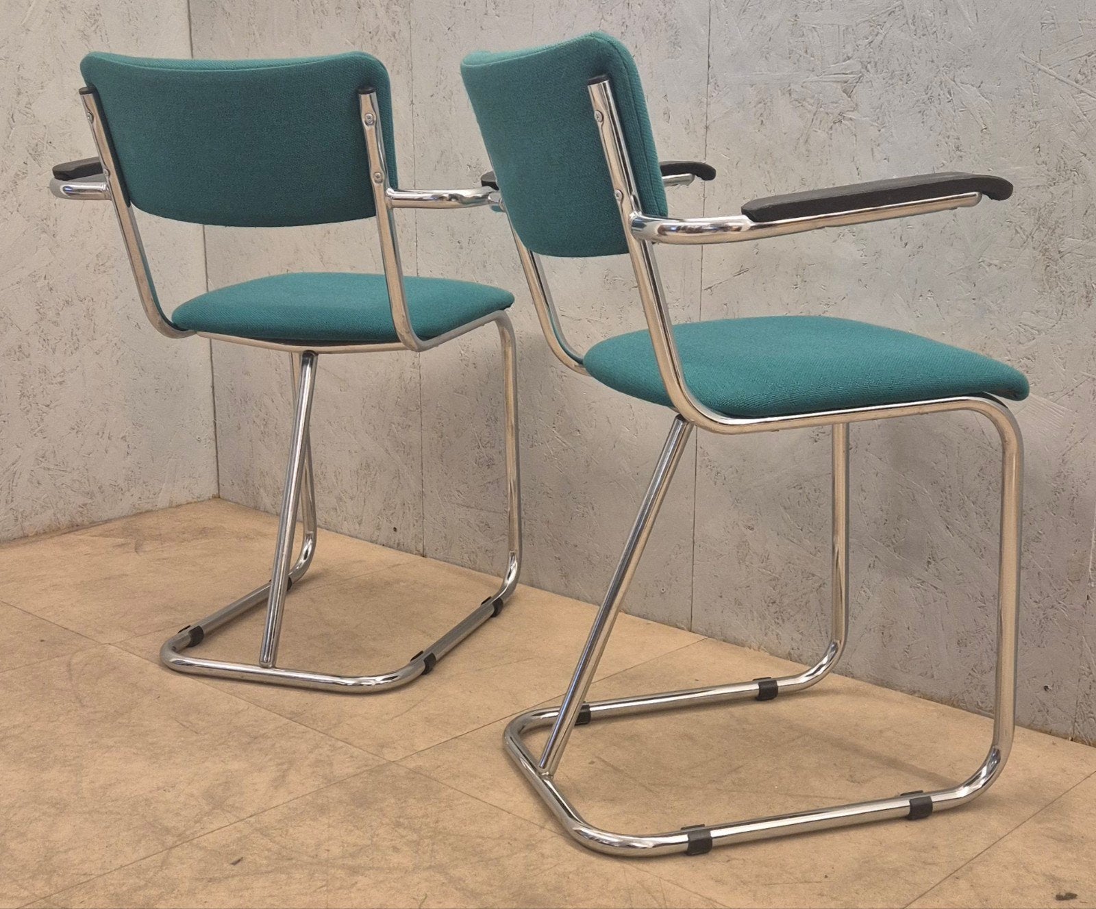 Set 2 design stoelen Gispen stijl met armleuningen, Ophalen, Gebruikt, Overige kleuren, Stof