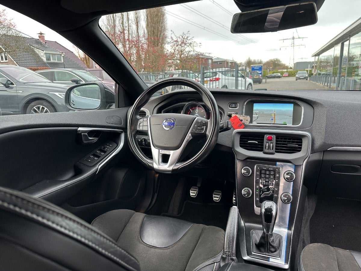 Volvo V40 2.0 D2 | R-Design Business | Navi | Xenon, Gebruikt, Euro 6, 4 cilinders, 1969 cc