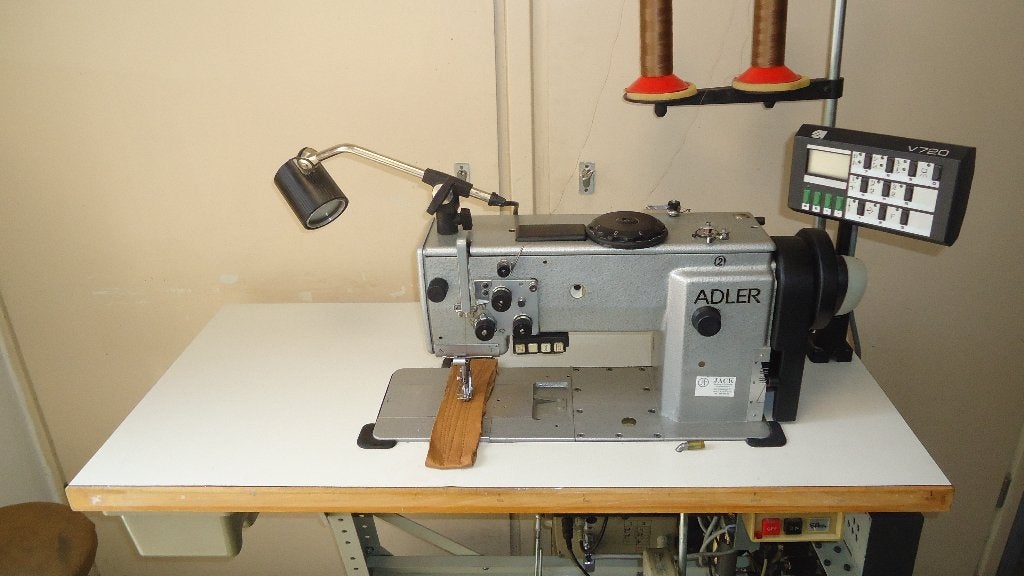 Industrie Naaimachine Adler 3 Voudig Transport Volauto.(767)