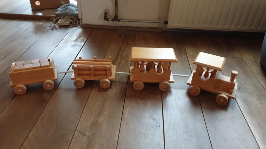 Mooie houten speeltrein voor kinderen, Ophalen of Verzenden, Zo goed als nieuw, Overige typen