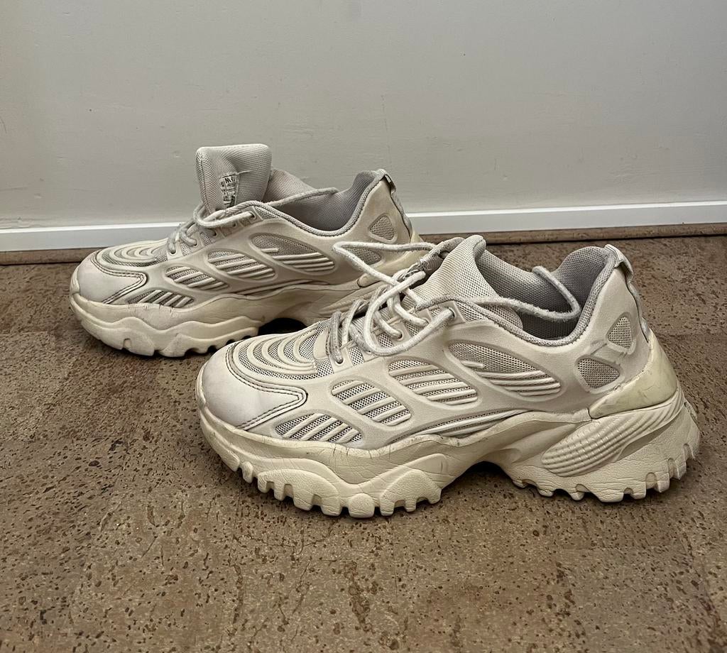 NA-KD maat 38, Beige, Ophalen of Verzenden, Sneakers of Gympen, Gedragen