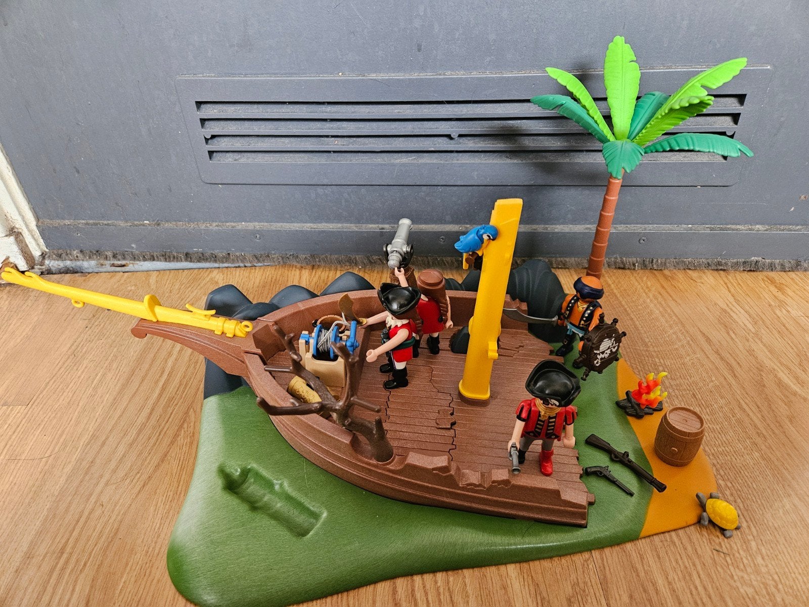 playmobil piraten schipwrak papagaai geweer eiland, Kinderen en Baby's, Speelgoed | Playmobil, Pirates, Gebruikt, Complete set