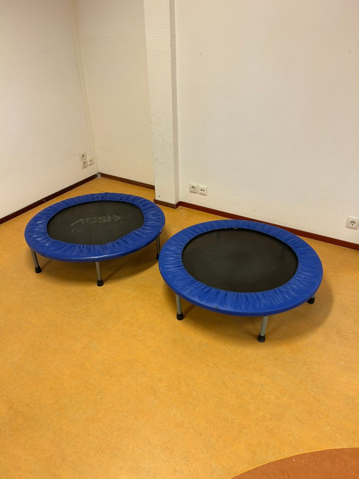 Twee kleine trampolines, Ophalen of Verzenden, Zo goed als nieuw