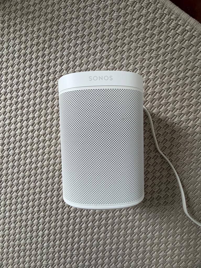 Sonos One Gen 2 - Compacte Smart Speaker, Audio, Tv en Foto, Luidsprekers, Ophalen of Verzenden, Zo goed als nieuw, Sonos, Minder dan 60 watt