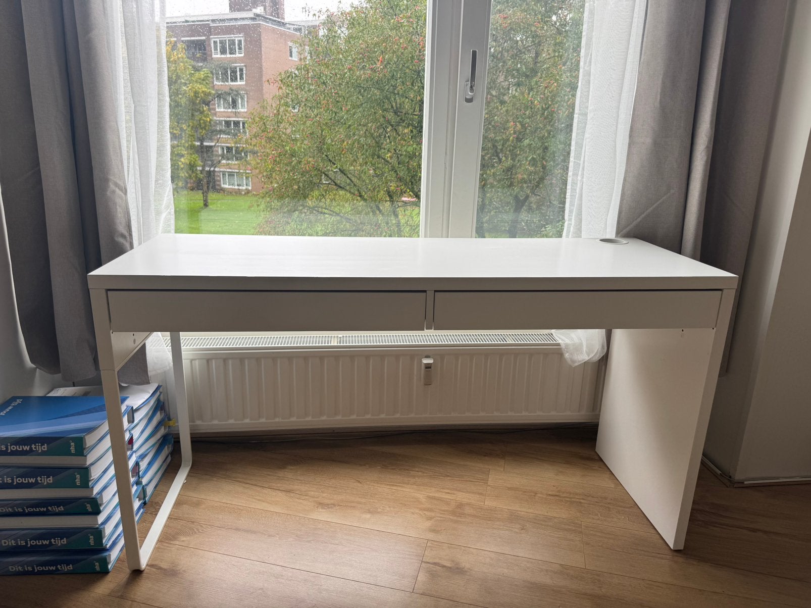 IKEA MICKE bureau – wegens verhuizing, Ophalen, Gebruikt, Hout, Kabelgoot