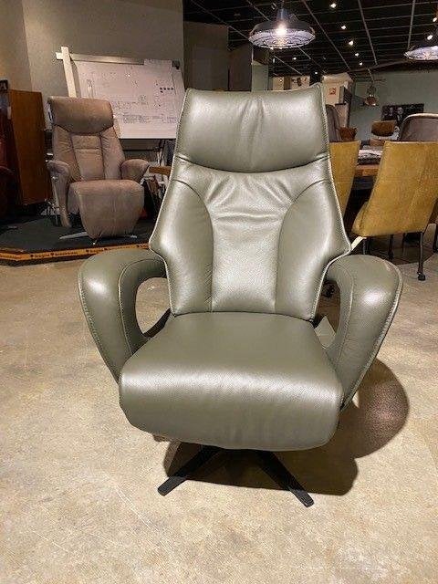 Twice 036 fauteuil De Toekomst nu eenmalig €1799,-, Ophalen, Nieuw, 50 tot 75 cm, Leer