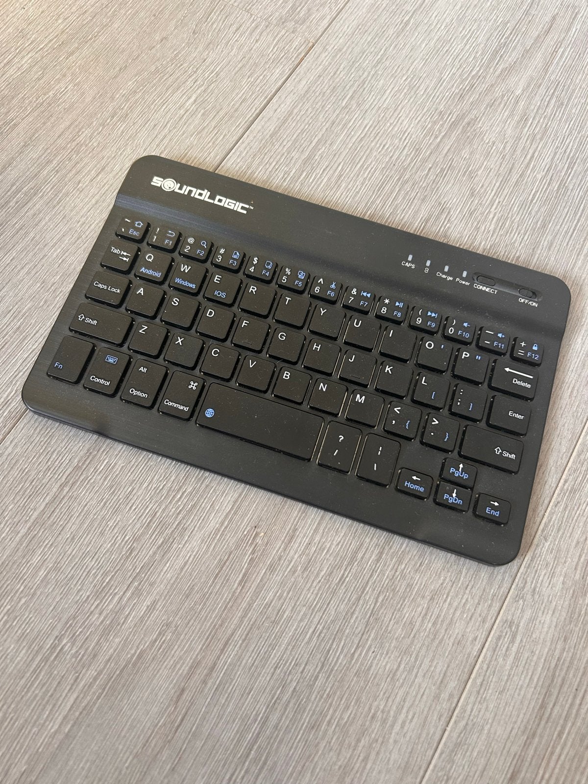 Soundlogic Draadloos Toetsenbord - Qwerty, Ophalen of Verzenden, Qwerty, Zo goed als nieuw, Draadloos