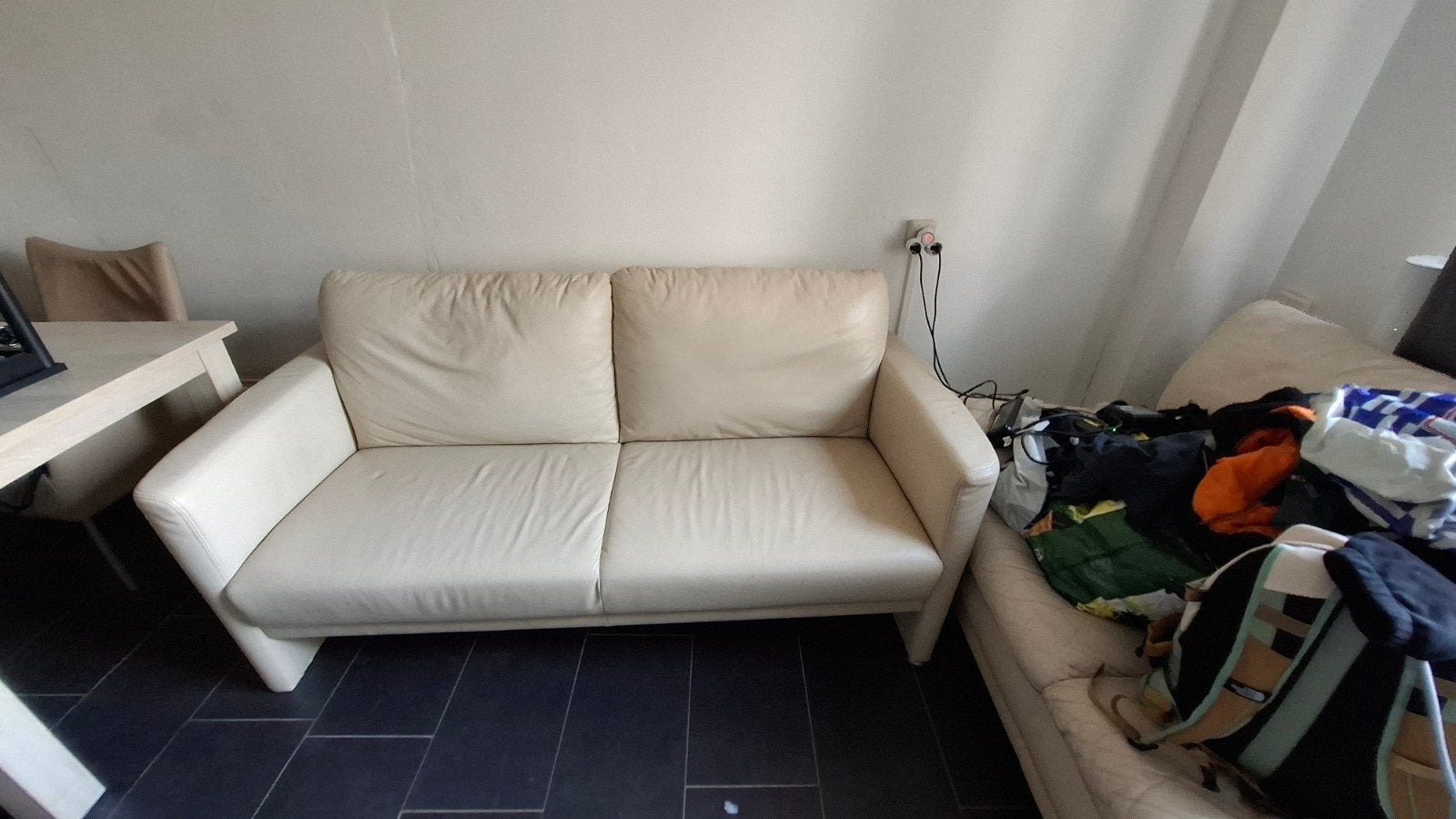 Crèmekleurige tweezitsbank van leer, Gebruikt, 150 tot 200 cm, Tweepersoons, Ophalen of Verzenden