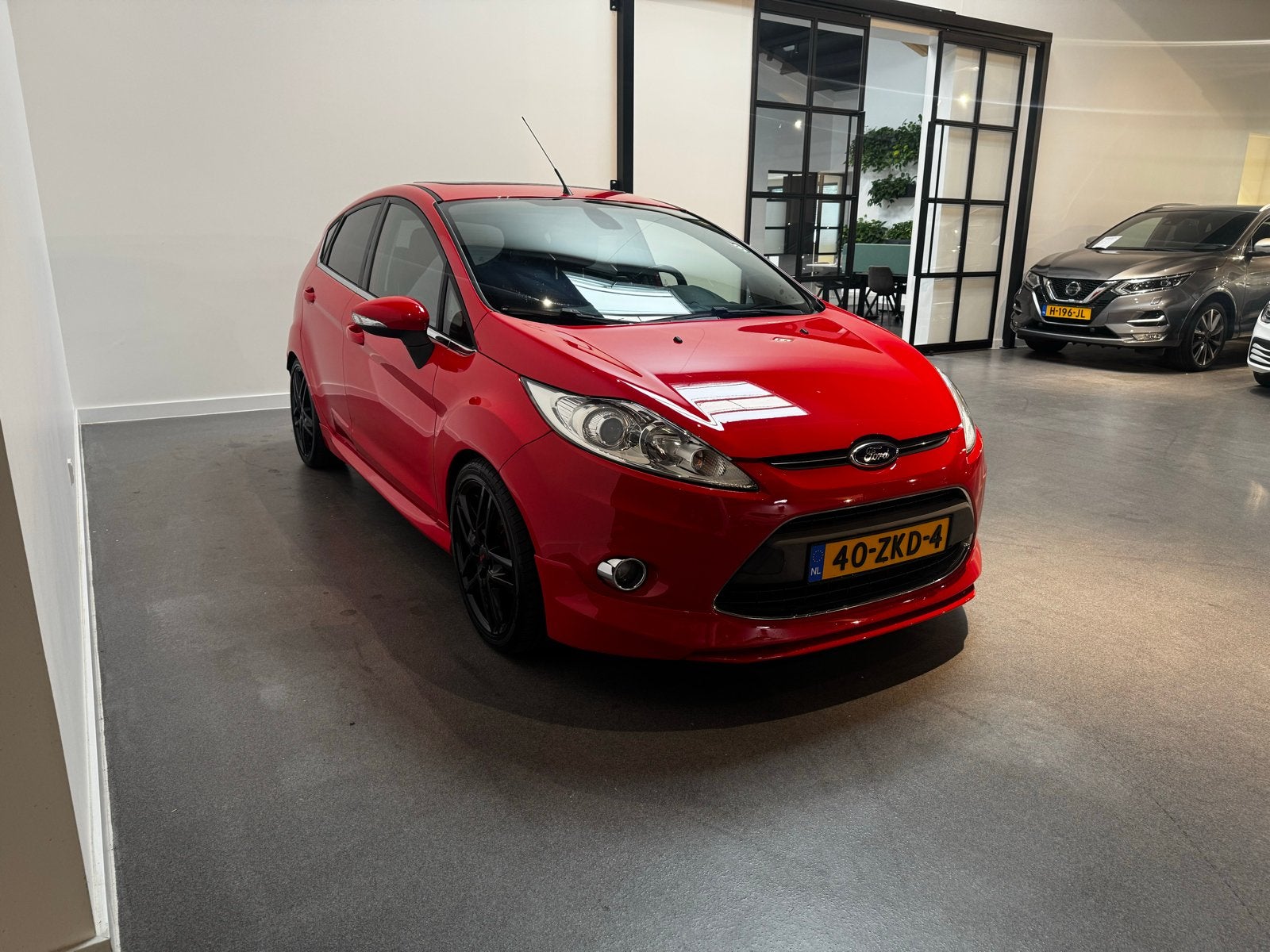 Ford Fiësta 1.6 Ti-vct 88KW 5DR 2012 Rood, Auto's, Voorwielaandrijving, 1596 cc, 40 €/maand, Origineel Nederlands
