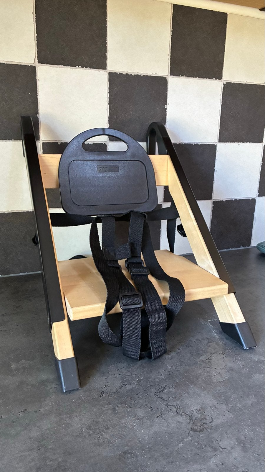 Stokke Handysitt draagbare kinderstoel, Kinderen en Baby's, Kinderstoelen, Ophalen, Gebruikt, Inklapstoel, Aanschuifbaar