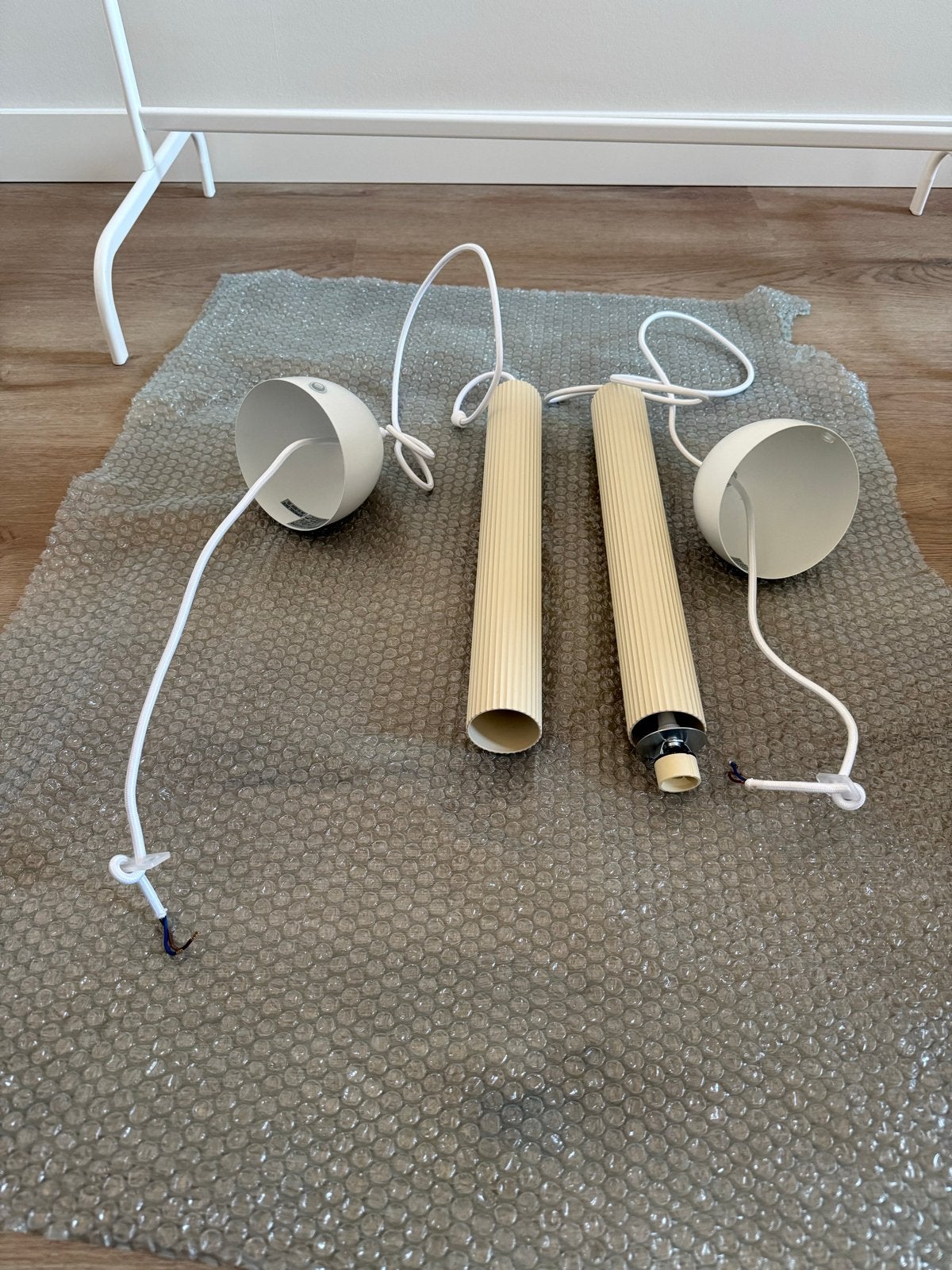 Nieuwe Westwing Ribbel Hanglampen - Beige (Set van 2), Ophalen, Nieuw, Overige materialen, Minder dan 50 cm