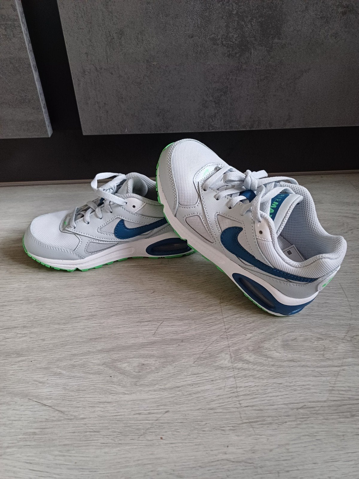 Nike Air Max IVO - Maat 30, Nieuw, Ophalen of Verzenden, Nike, Jongen of Meisje