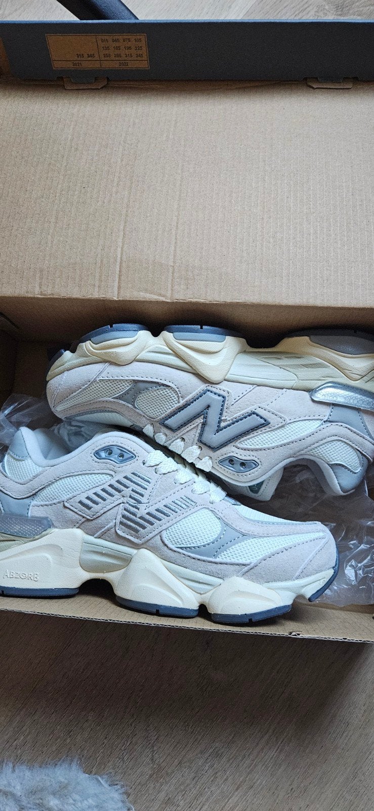 New balance 9060 SIZE:38, Ophalen of Verzenden, Nieuw, Schoenen