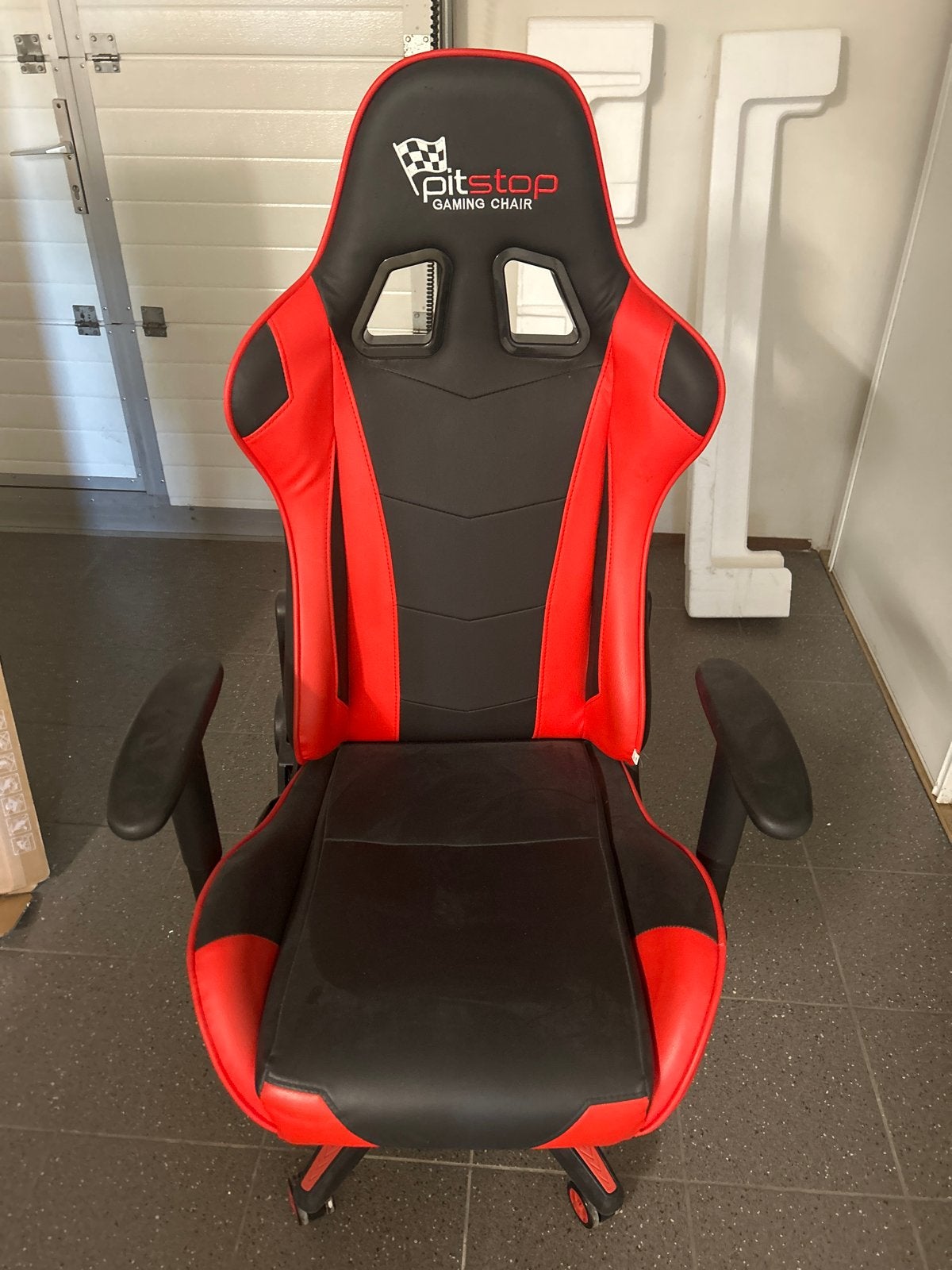 Pitstop Gaming Chair - Rood/Zwart met lichte gebruiksporen, Ophalen, Gebruikt, Gaming bureaustoel, Bureaustoel