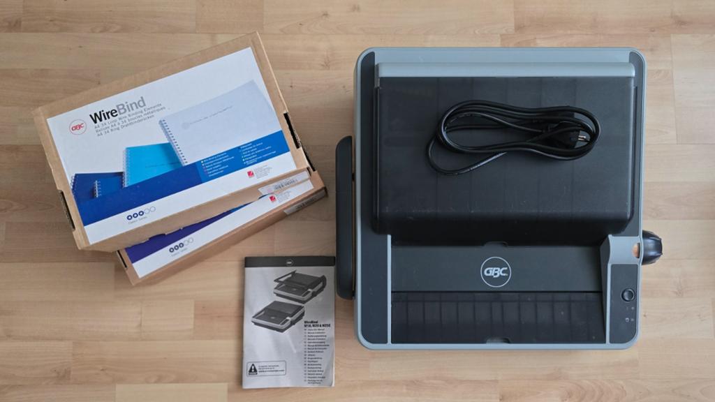 GBC Wirebind W25e Bindmachine met 1,5 doos 9,5mm wirebinds, Ophalen of Verzenden, Zo goed als nieuw
