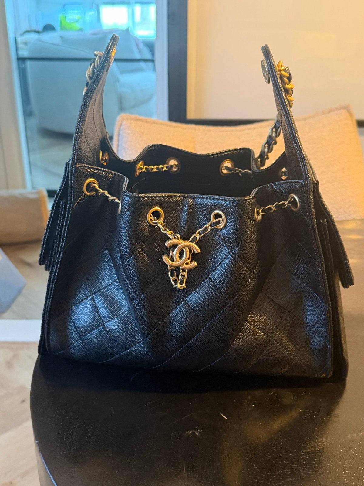 Bucket Bag Zwart met Gouden Details - Hele Goede Staa, Sieraden, Tassen en Uiterlijk, Ophalen of Verzenden, Zo goed als nieuw