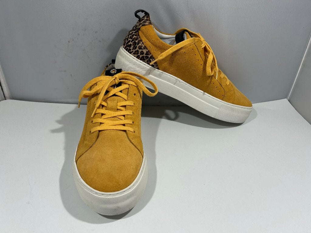 Red-Rag, maat 40 schoenen in een eigentijds geel jasje, Kleding | Dames, Verzenden, Geel, Red-Rag, Sneakers of Gympen