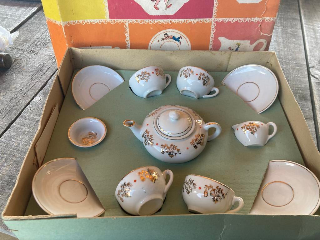 Vintage Kinder theeserviesje van porselein in doos, Antiek en Kunst, Ophalen
