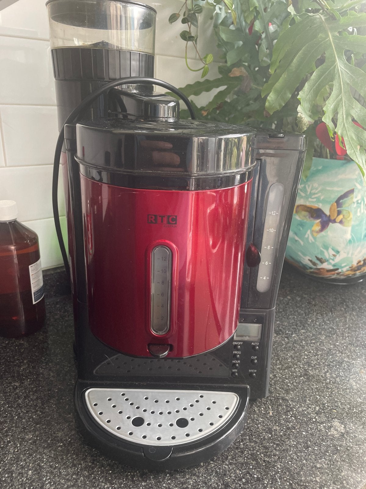 Heerlijke bonen koffiemachine - Ideaal voor klussen/camping, Ophalen, Gebruikt, 10 kopjes of meer, Koffiemachine