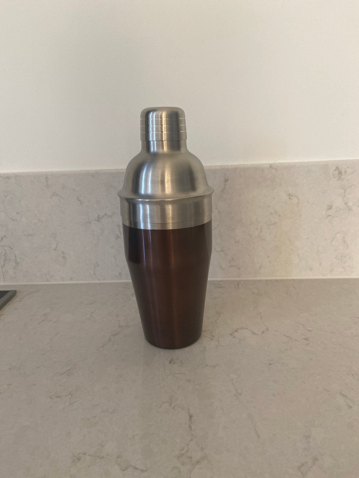 Cocktailshaker RVS met bruine accenten ( Vacuvin), Ophalen of Verzenden, Metaal, Overige typen, Gebruikt