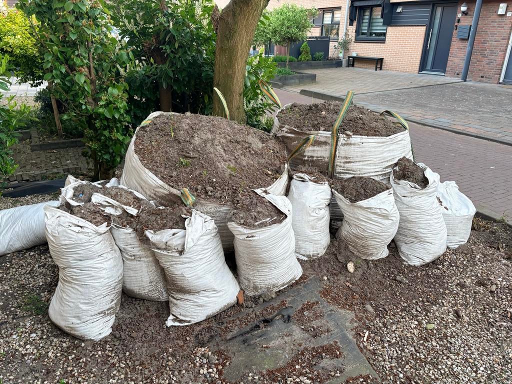 Gratis zwarte grond af te halen, Tuin en Terras, Zand, Ophalen, Gebruikt, Overige typen