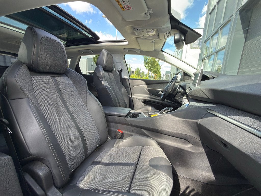 Peugeot 3008 1.2 PureTech Avantage / Schuifdak / OPTIES !, Auto's, Peugeot, Gebruikt, 1199 cc, Leder en Stof, Wit