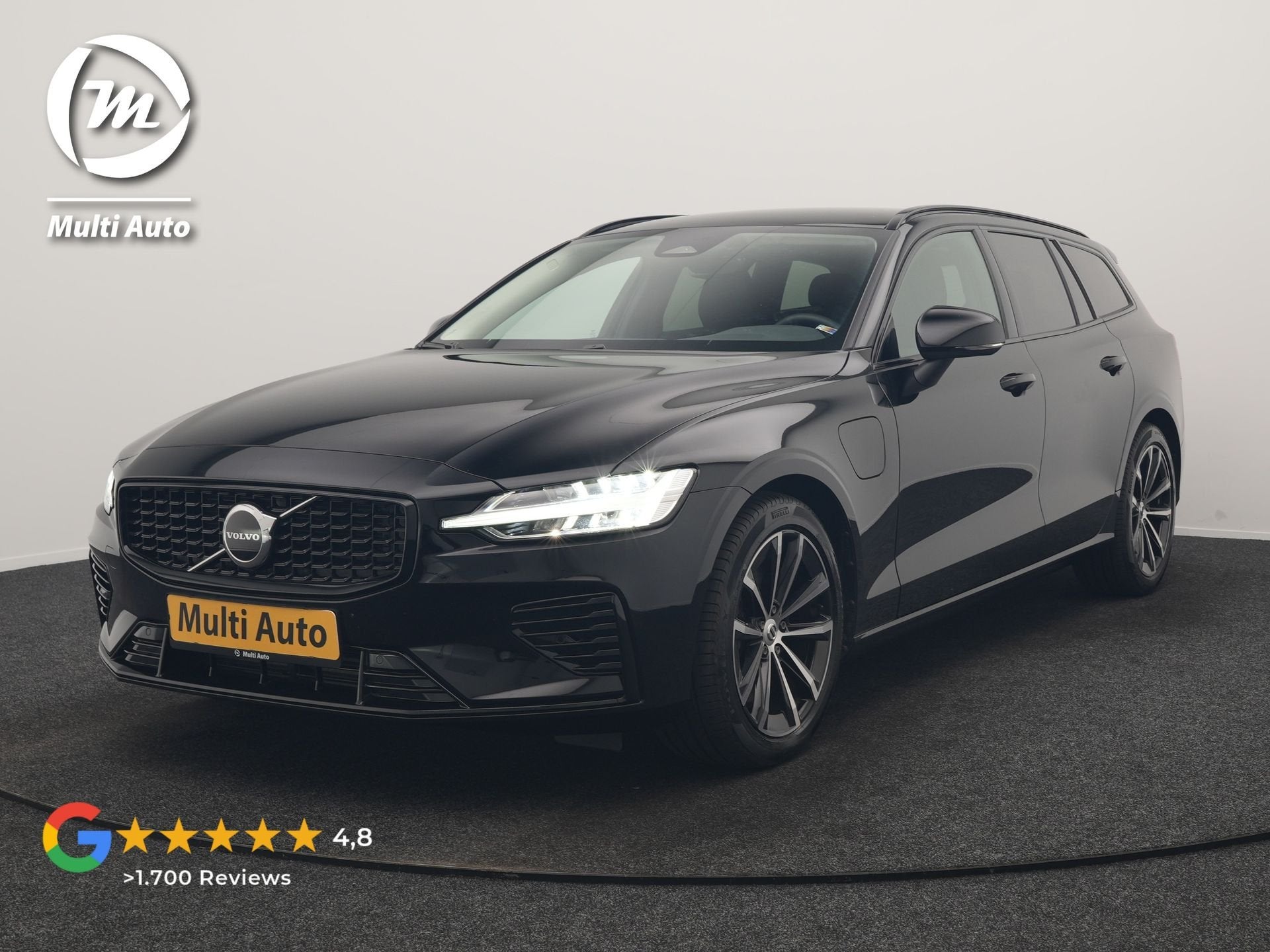 Volvo V60 T6 AWD Plus Dark PHEV 350pk Dealer O.H. | Trekhaak, Auto's, Volvo, Automaat, Zwart, 4 cilinders, Zwart