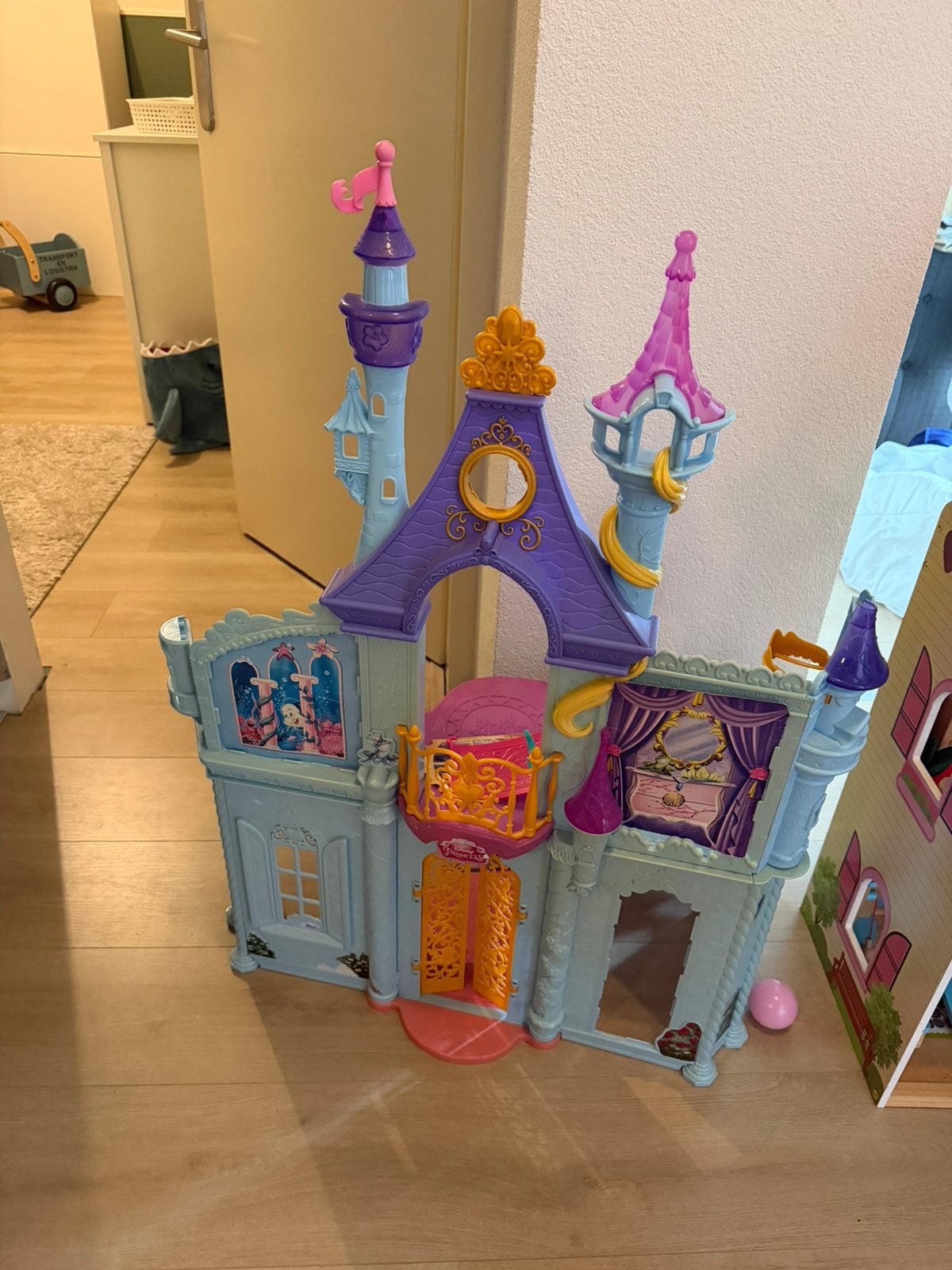 Prinsessen kasteel gratis ophalen, Ophalen, Zo goed als nieuw, Poppenhuis