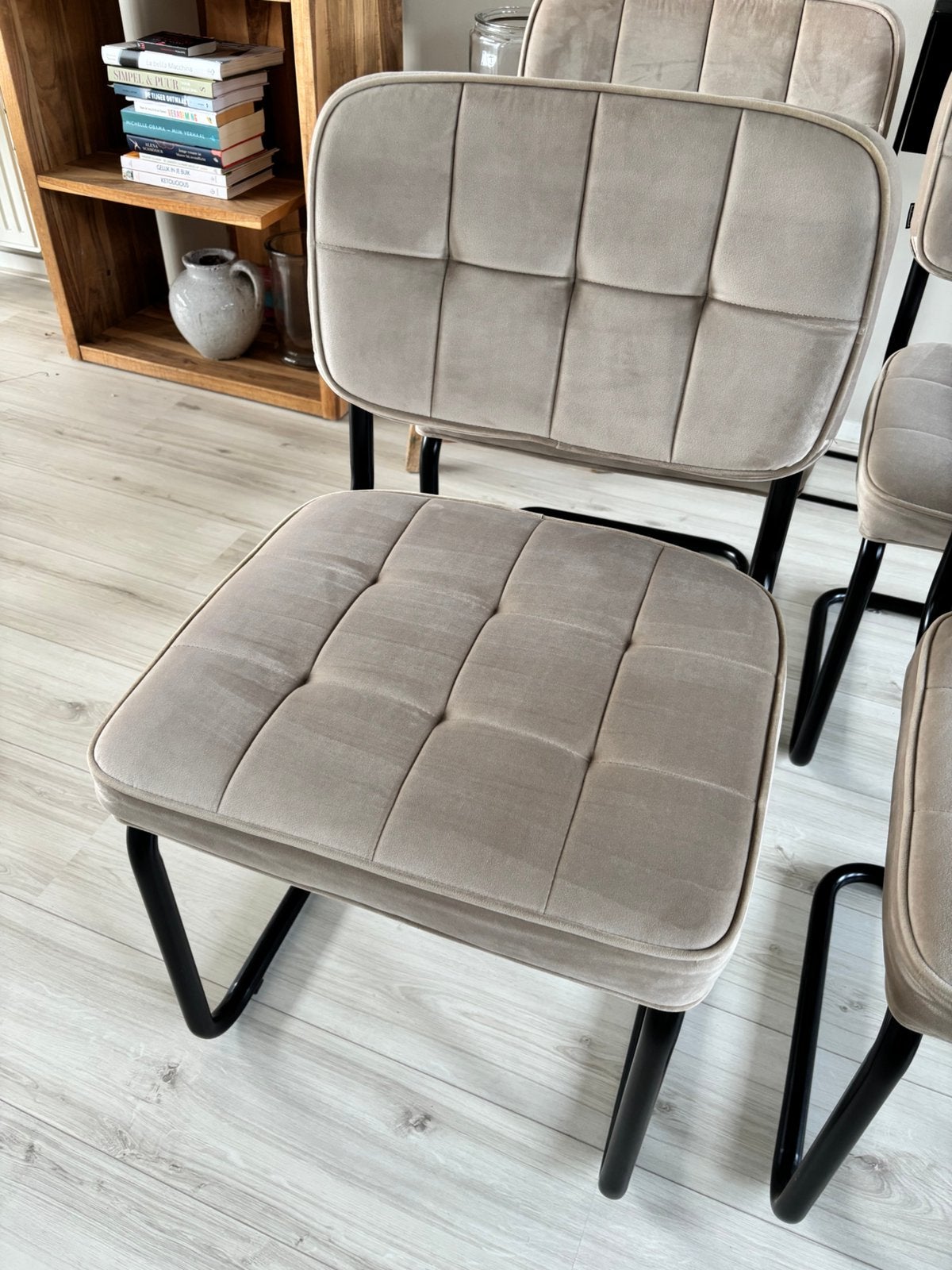 Set van 4 eetkamerstoelen, Ophalen, Bruin, Zo goed als nieuw, Metaal