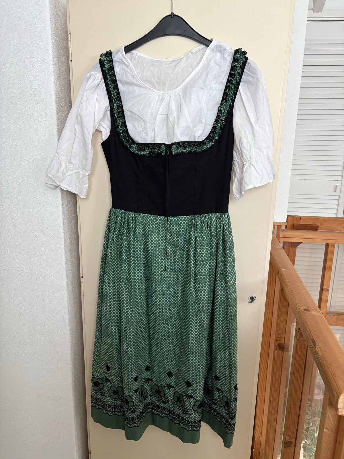 Dirndl jurk met blouse - gekocht in Tirol - voorschort mist, Zo goed als nieuw, Knielengte, Groen, Ophalen