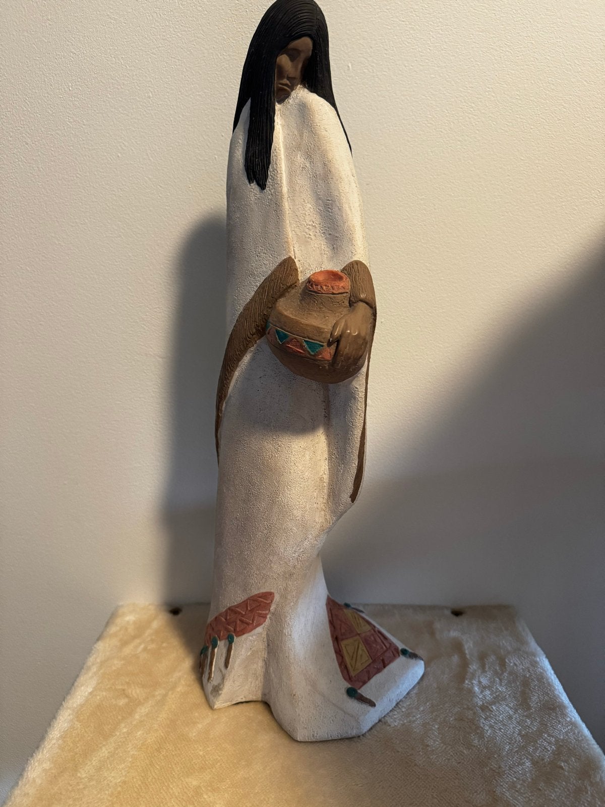 Vintage Acoma Indiaanse Vrouw Beeld . Austin productions, Ophalen, Steen of Keramiek, Beeld, Noord-Amerika