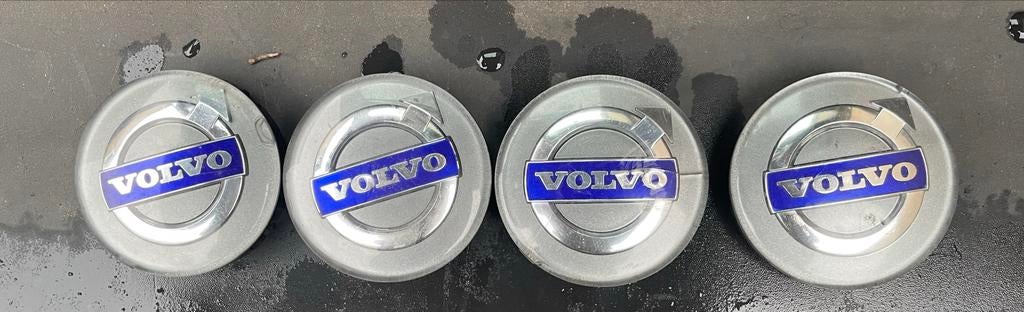 Set van 4 Volvo naafdoppen - 64 mm, Ophalen of Verzenden, Gebruikt