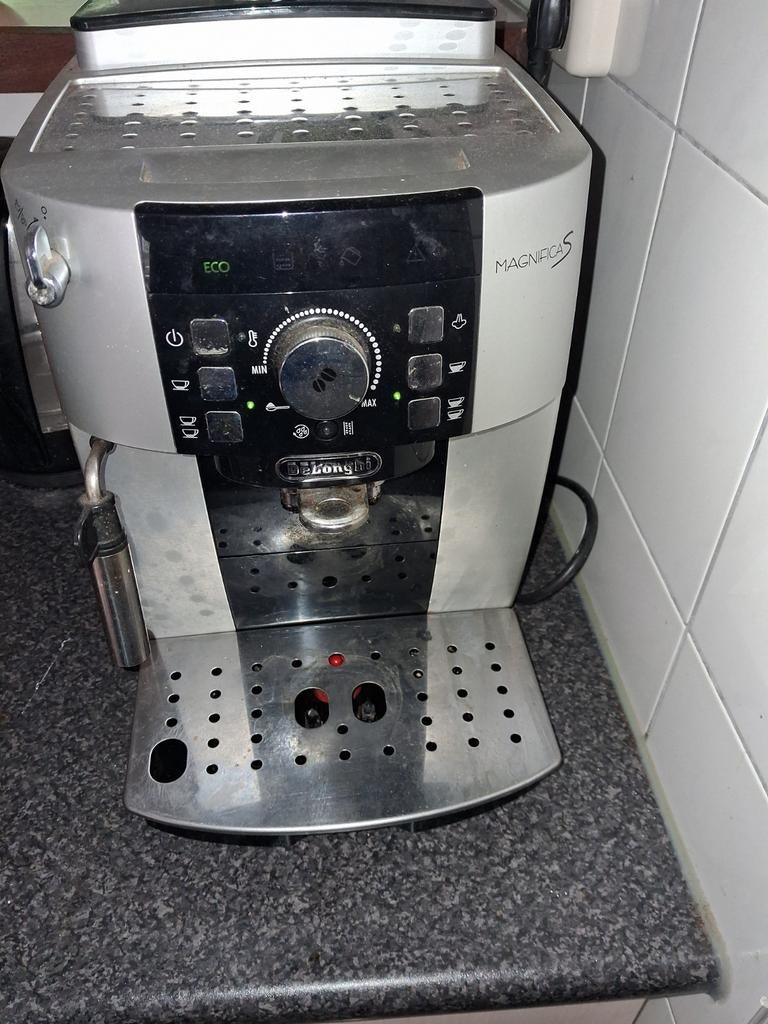 Delonghi magnifica s bonenkoffie apparaat., Ophalen, Koffiemachine