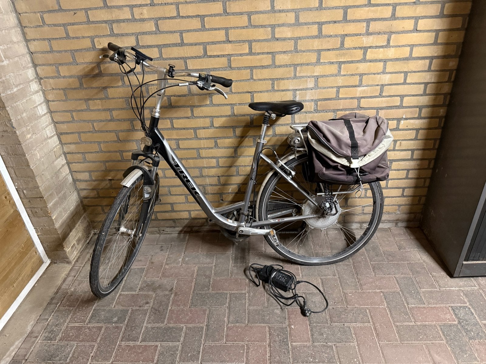 Trek T500 elektrische fiets - voor onderdelen/hobbyist, Ophalen, Gebruikt, Minder dan 30 km per accu, Overige merken