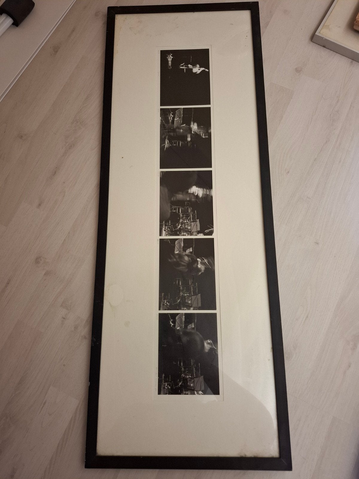 Stijlvolle Zwart-Wit Filmstrip in Zwarte Lijst, Antiek en Kunst, Ophalen, Foto, Fotografie, Ingelijst