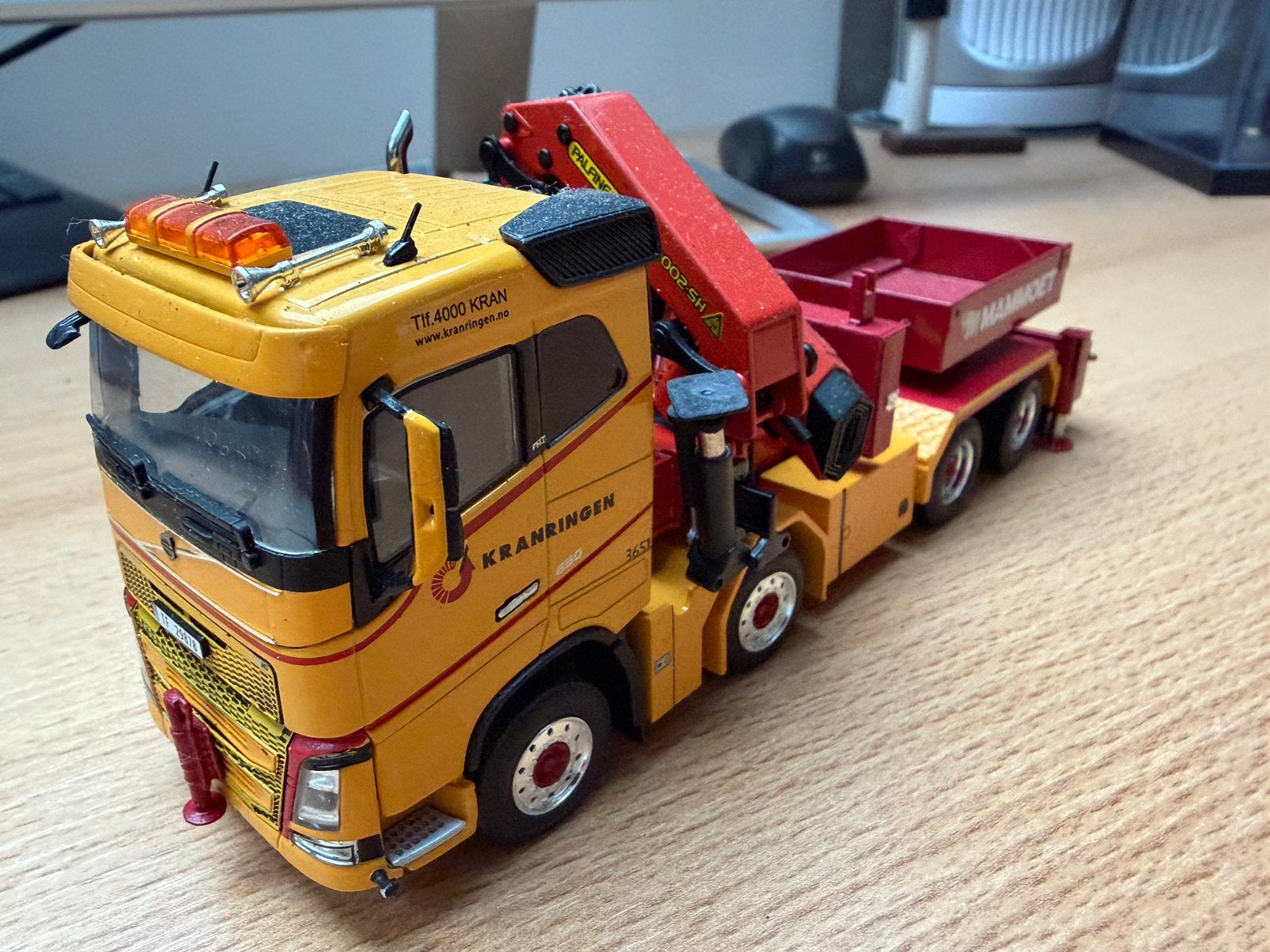 WSI VOLVO 8x4 KRANTINGEN PALFINGER LAADKRAAN, Ophalen of Verzenden, Zo goed als nieuw, Bus of Vrachtwagen, Wsi