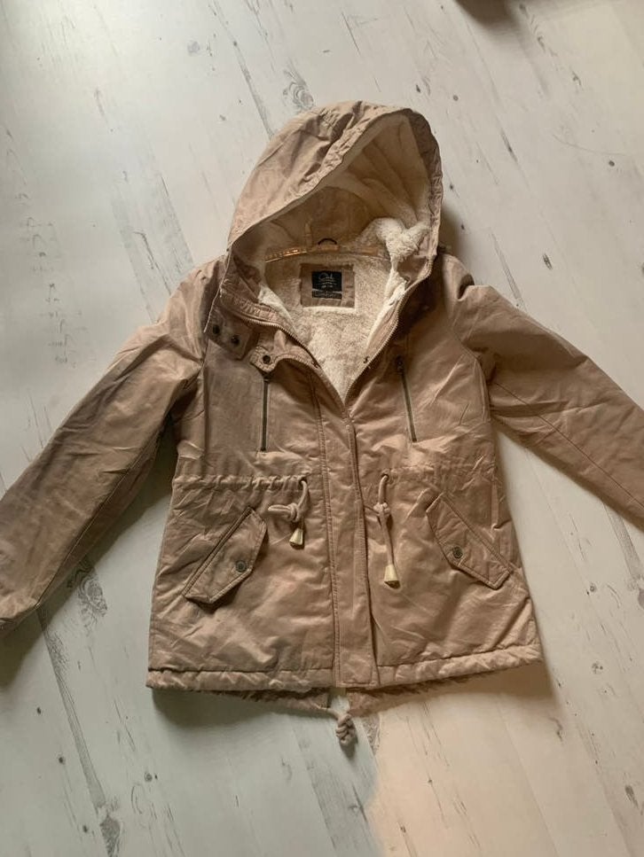 C&A Clockhouse winterjas maat 40, Ophalen of Verzenden, Zo goed als nieuw, Maat 38/40 (M), Beige