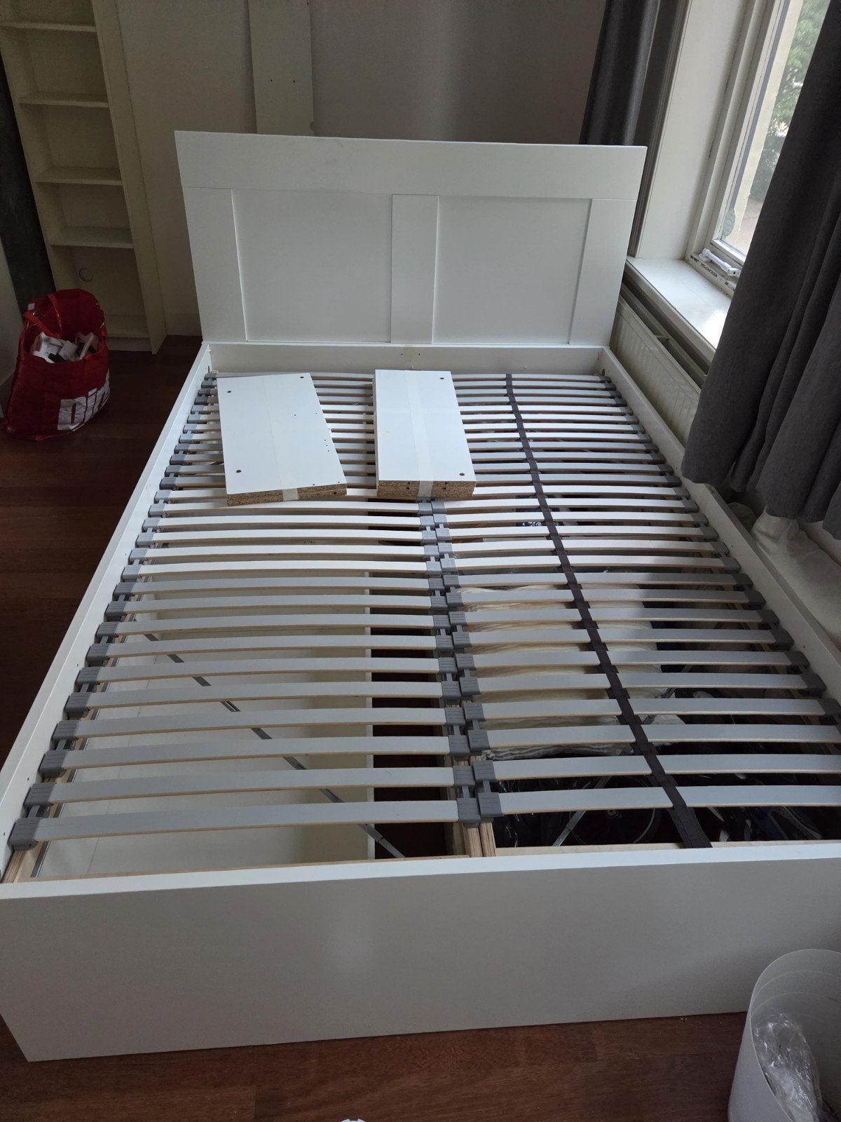 Brimnes tweepersoonsbed met lades en hoofdbord, Ophalen, Gebruikt, Wit, Tweepersoons