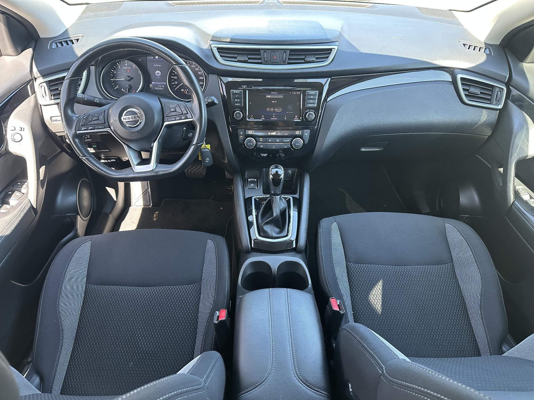Nissan Qashqai 1.3 DIG-T Acenta / Panoramadak / Climate Cont, Auto's, Nissan, Stof, Gebruikt, Euro 6, 4 cilinders
