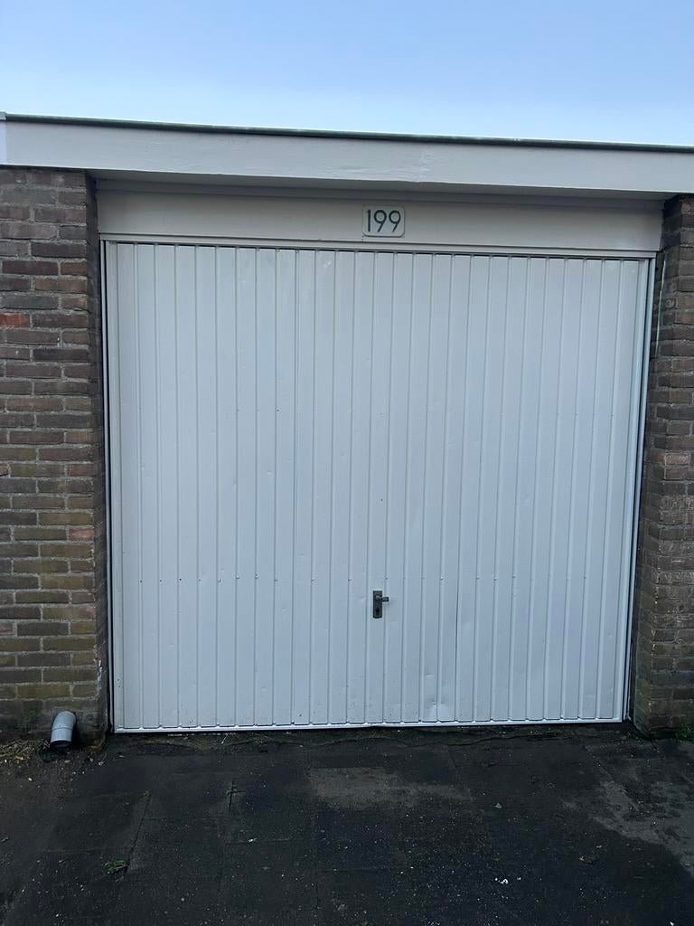 Garage box te huur utrecht kanaaleiland, Ophalen, Zo goed als nieuw