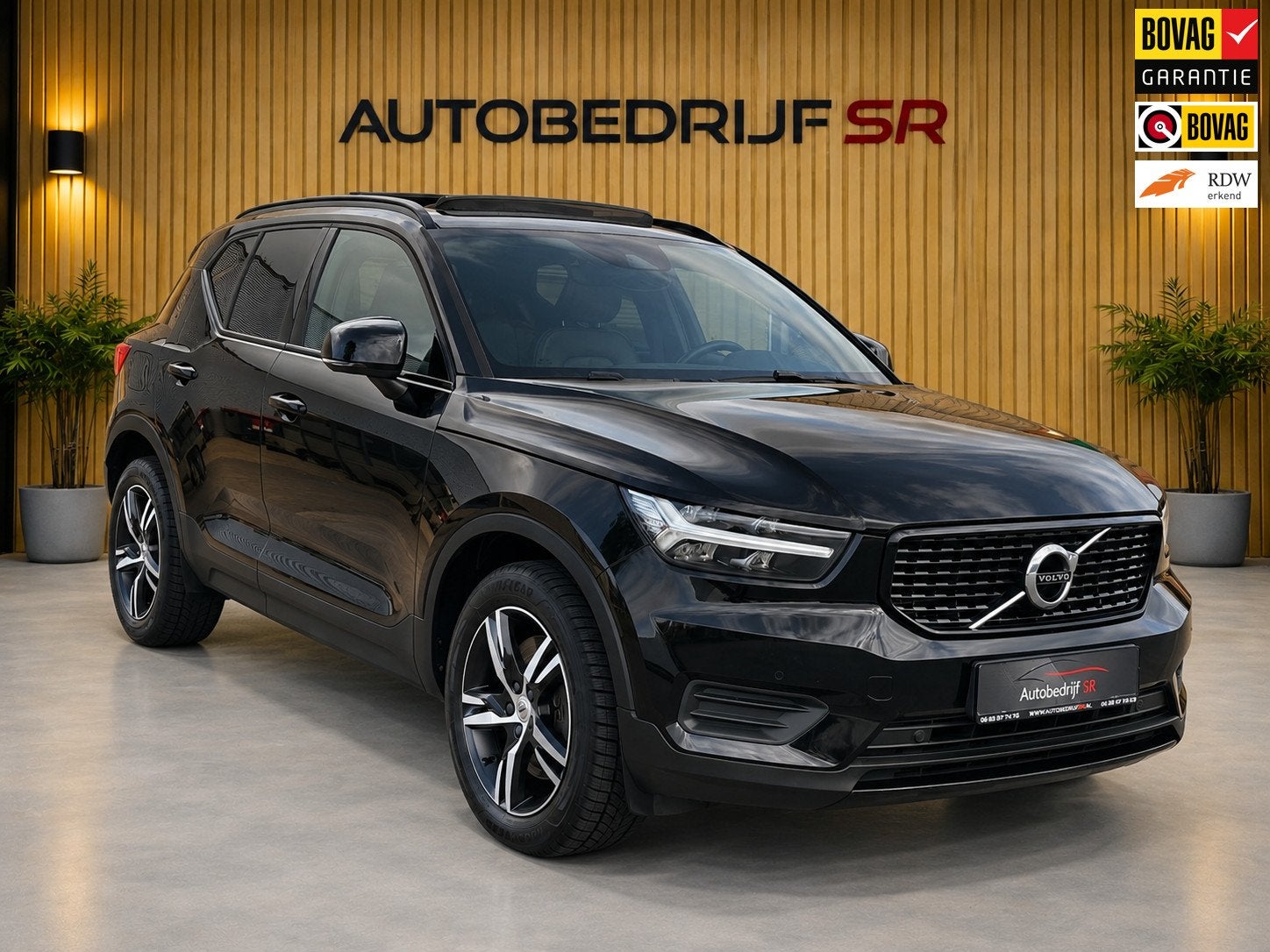Volvo XC40 Volvo XC40 T5 Twin Engine R-Design | Pano | Harma, Auto's, Dealer onderhouden, Verwarmde buitenspiegels, Bedrijf, Nieuw