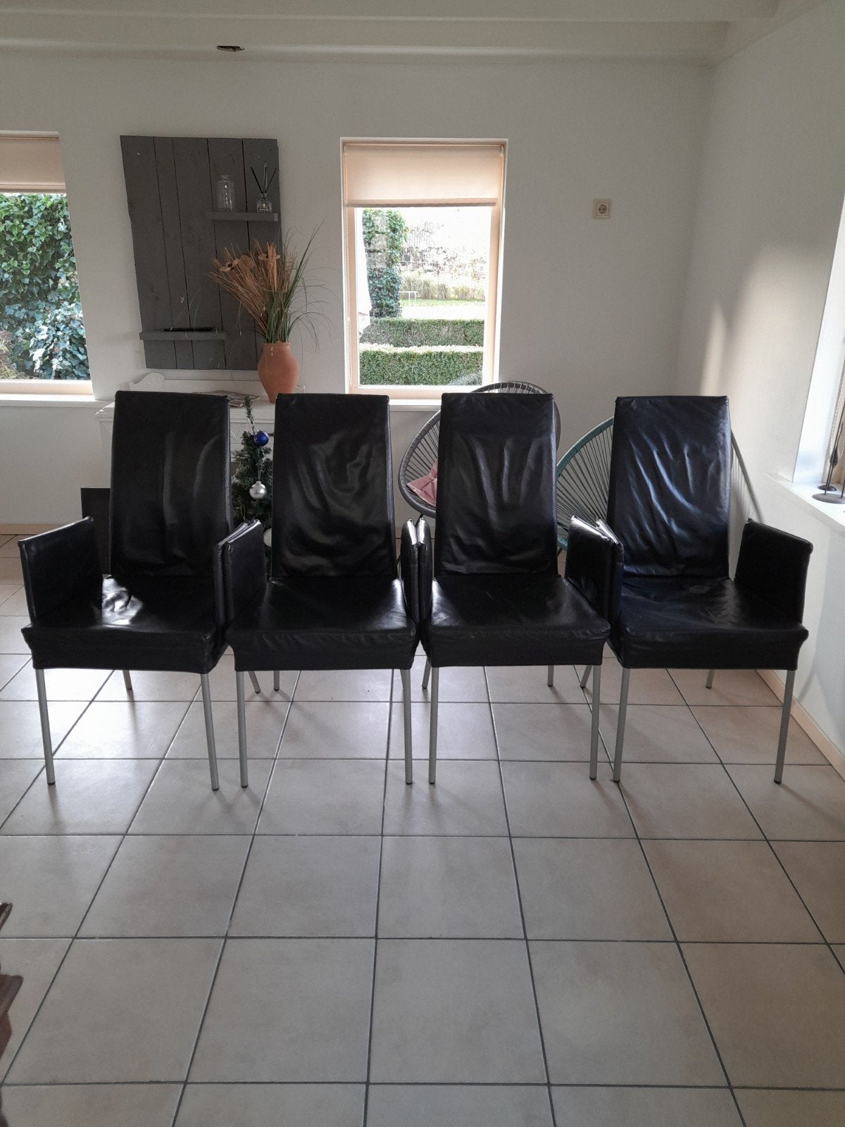 Set van 4 zwarte leren eetkamerstoelen met armleuningen, Huis en Inrichting, Ophalen, Gebruikt, Zwart, Vier