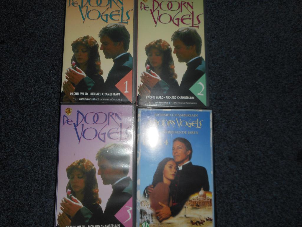 DE DOORNVOGELS 1 + 2! Mooie Jaren '80 Serie Op VIDEO!, Cd's en Dvd's, VHS | Film, Vanaf 6 jaar, Verzenden, Zo goed als nieuw, Actie en Avontuur