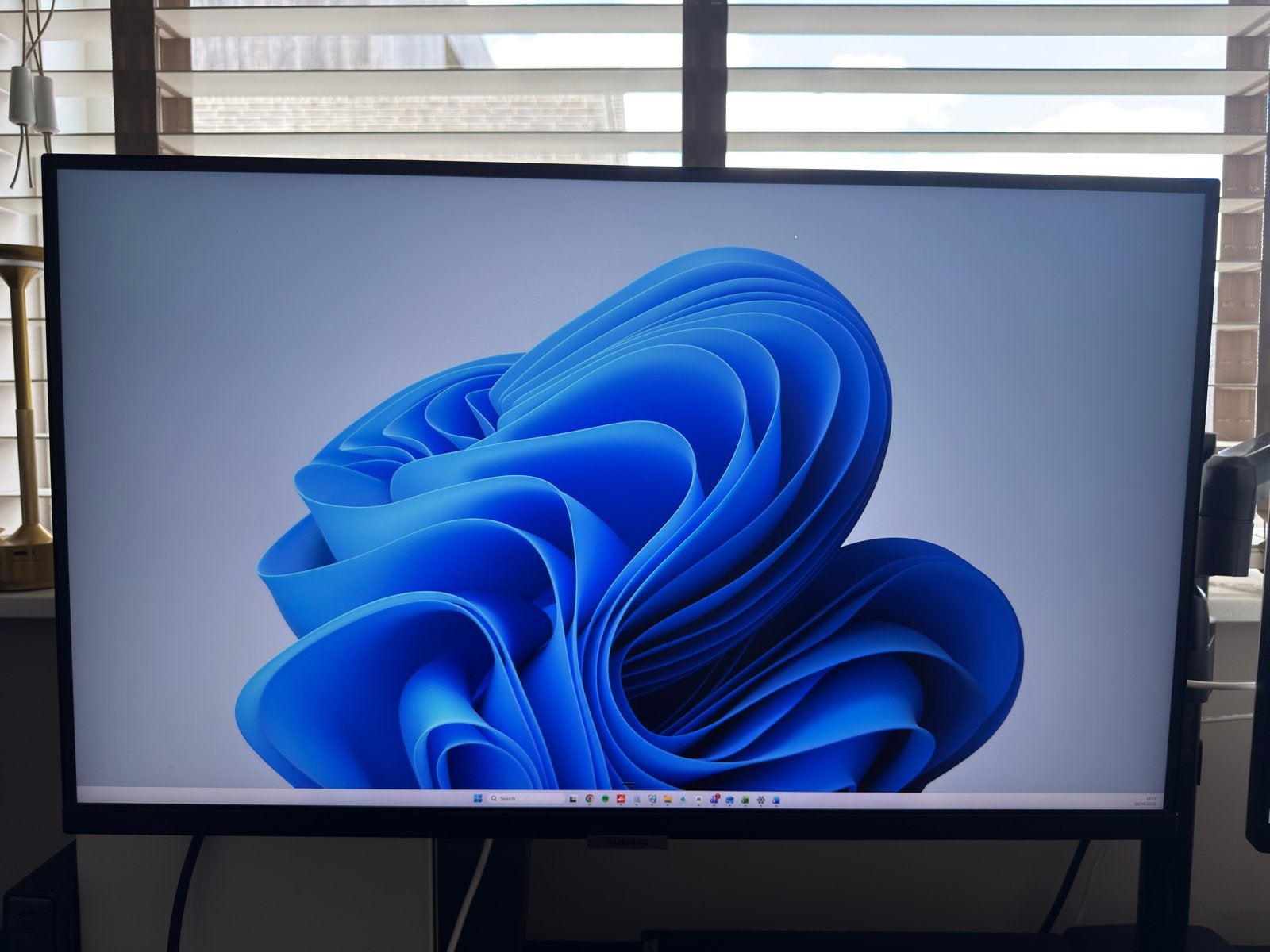 Samsung S27A800UJU 27 inch 4K Monitor, Ophalen, In hoogte verstelbaar, DisplayPort, 60 Hz of minder