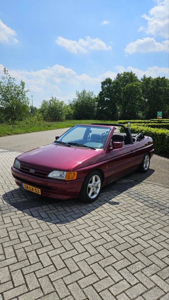 Ford Escort 1.6 I CLX Cabrio 1992 Rood, Escort, 40 €/maand, 1147 kg, 4 cilinders